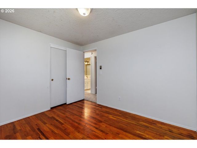 11725 Sw BLAKENEY St, Beaverton, OR 97008
