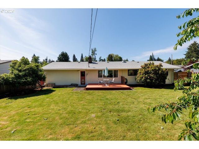 11725 Sw BLAKENEY St, Beaverton, OR 97008