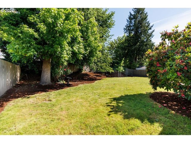 11725 Sw BLAKENEY St, Beaverton, OR 97008