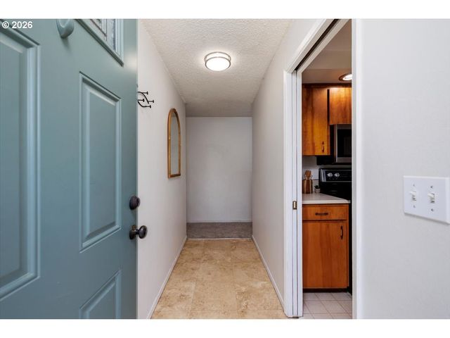 11725 Sw BLAKENEY St, Beaverton, OR 97008