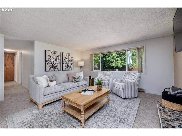 11725 Sw BLAKENEY St, Beaverton, OR 97008
