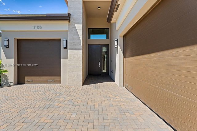 21135 Tangelo Tree Drive, Boca Raton, FL 33434