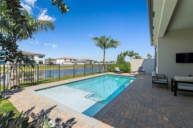 21135 Tangelo Tree Drive, Boca Raton, FL 33434