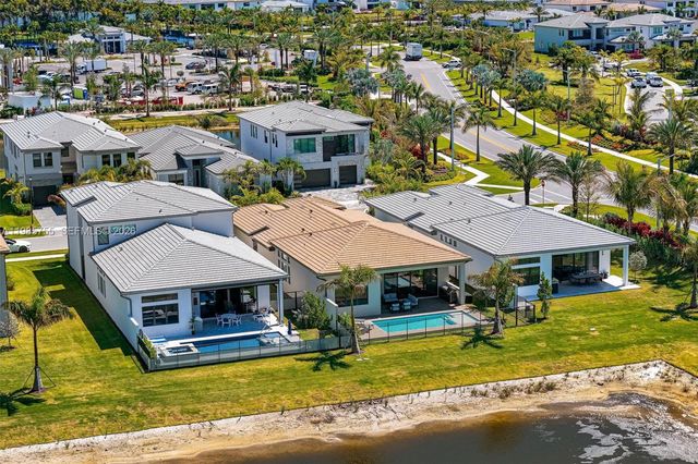 21135 Tangelo Tree Drive, Boca Raton, FL 33434