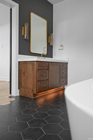 120 Anmer Hall, Fort Wayne, IN 46845