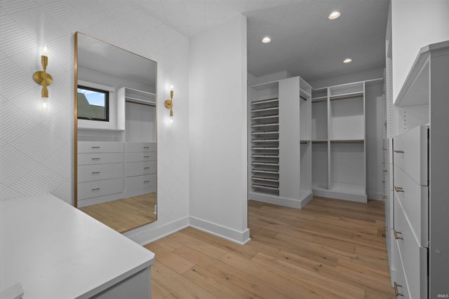 120 Anmer Hall, Fort Wayne, IN 46845