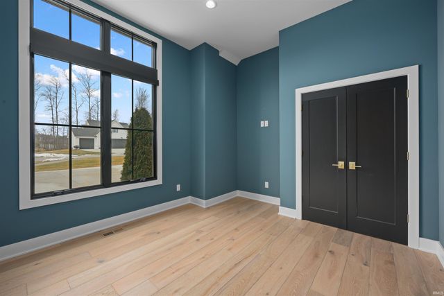 120 Anmer Hall, Fort Wayne, IN 46845