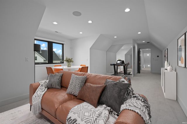 120 Anmer Hall, Fort Wayne, IN 46845