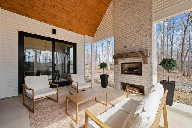 120 Anmer Hall, Fort Wayne, IN 46845