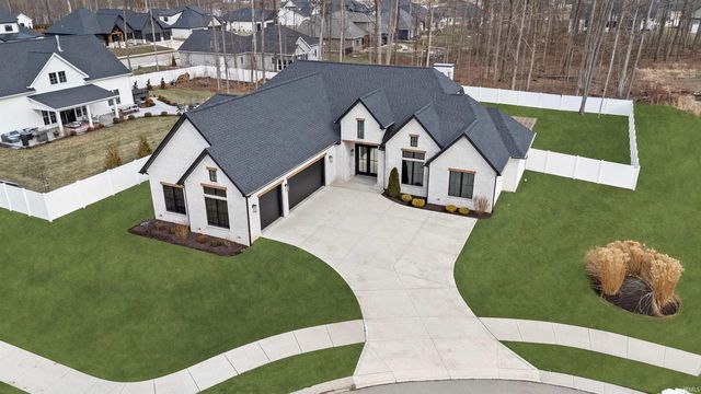 120 Anmer Hall, Fort Wayne, IN 46845