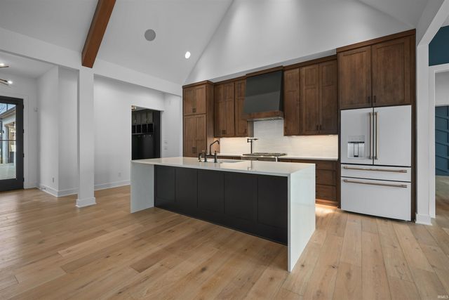 120 Anmer Hall, Fort Wayne, IN 46845