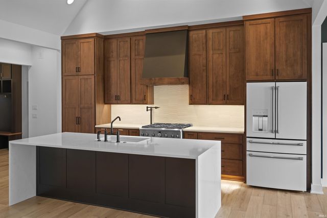 120 Anmer Hall, Fort Wayne, IN 46845