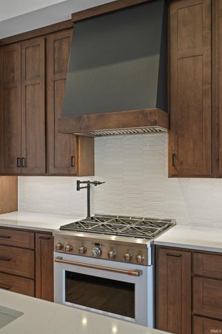 120 Anmer Hall, Fort Wayne, IN 46845