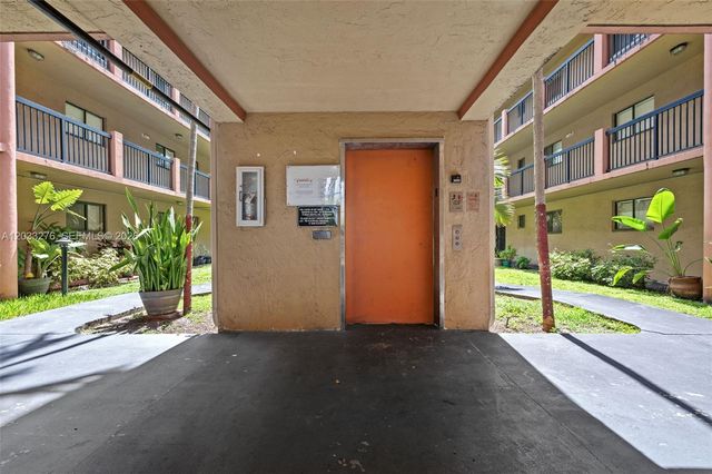 5490 W 21st Court 310, Hialeah, FL 33016