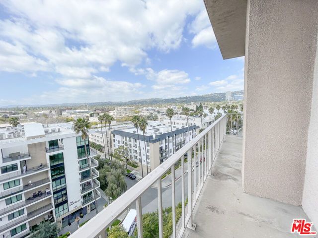 100 S Doheny Drive 920, Los Angeles, CA 90048