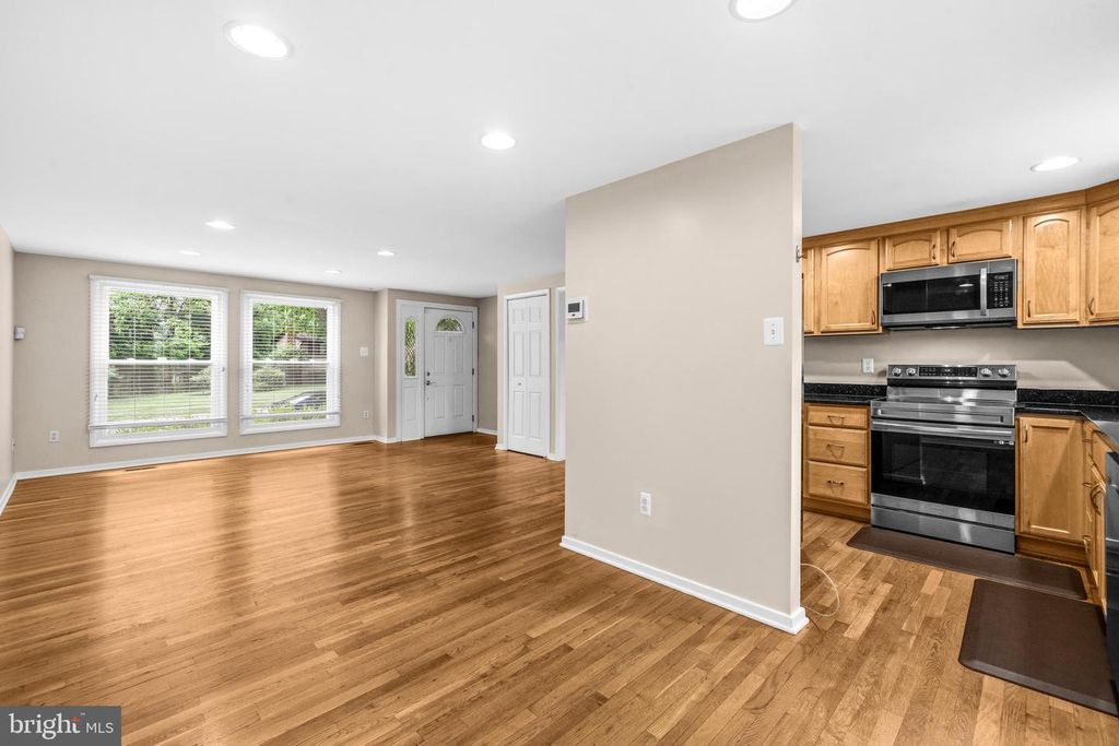 Image 13 of property listing at 9449 FAREWELL RD, Columbia, MD 21045