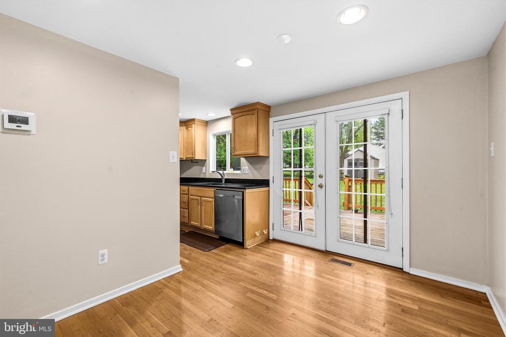 Image 14 of property listing at 9449 FAREWELL RD, Columbia, MD 21045