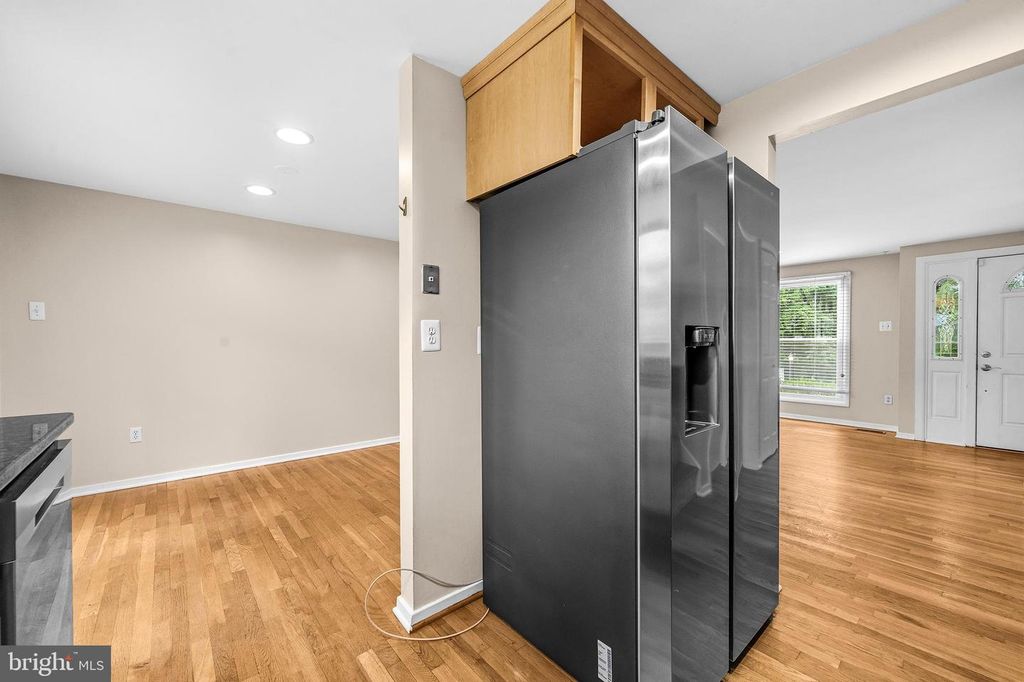 Image 16 of property listing at 9449 FAREWELL RD, Columbia, MD 21045
