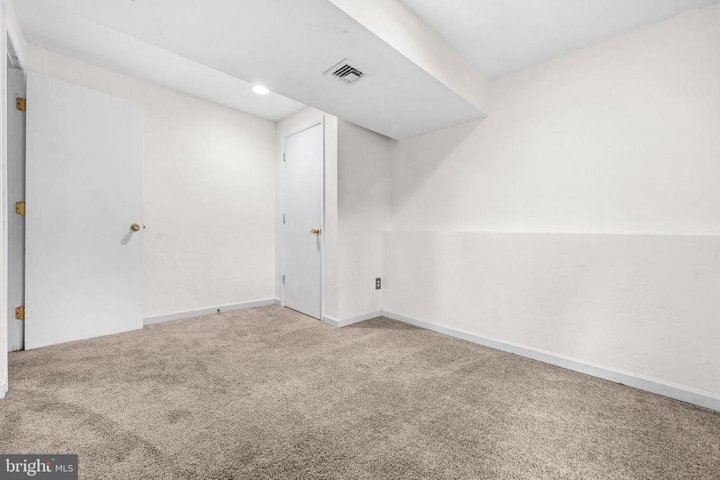 Image 33 of property listing at 9449 FAREWELL RD, Columbia, MD 21045