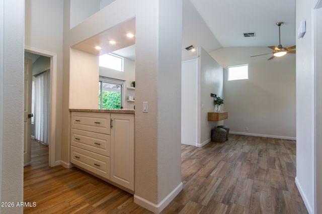 3226 E WAHALLA Lane, Phoenix, AZ 85050