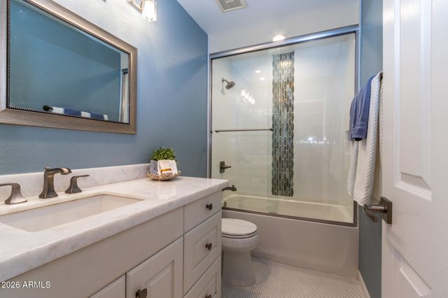 3226 E WAHALLA Lane, Phoenix, AZ 85050