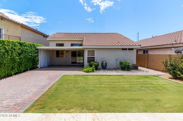 3226 E WAHALLA Lane, Phoenix, AZ 85050