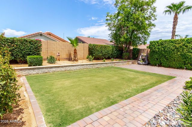 3226 E WAHALLA Lane, Phoenix, AZ 85050