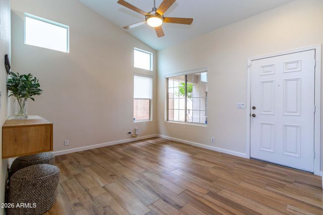 3226 E WAHALLA Lane, Phoenix, AZ 85050