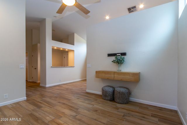 3226 E WAHALLA Lane, Phoenix, AZ 85050