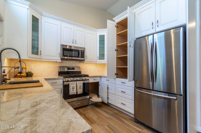 3226 E WAHALLA Lane, Phoenix, AZ 85050