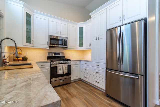 3226 E WAHALLA Lane, Phoenix, AZ 85050