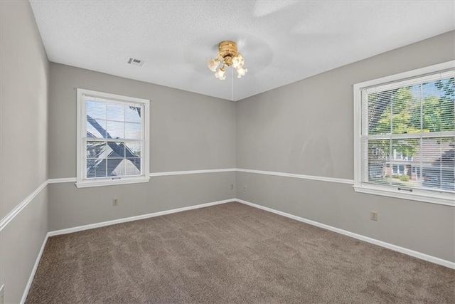 22 NE Bayview Drive, Lee's Summit, MO 64064