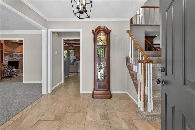 22 NE Bayview Drive, Lee's Summit, MO 64064