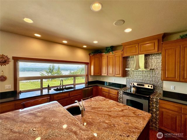 4075 Preserve Drive, Camano Island, WA 98282