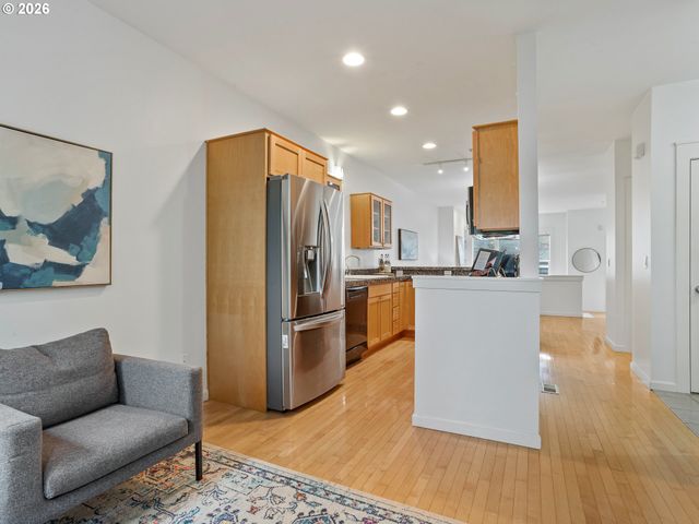 7909 Sw 31ST Ave 9, Portland, OR 97219