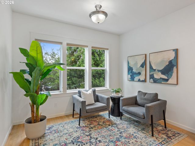 7909 Sw 31ST Ave 9, Portland, OR 97219