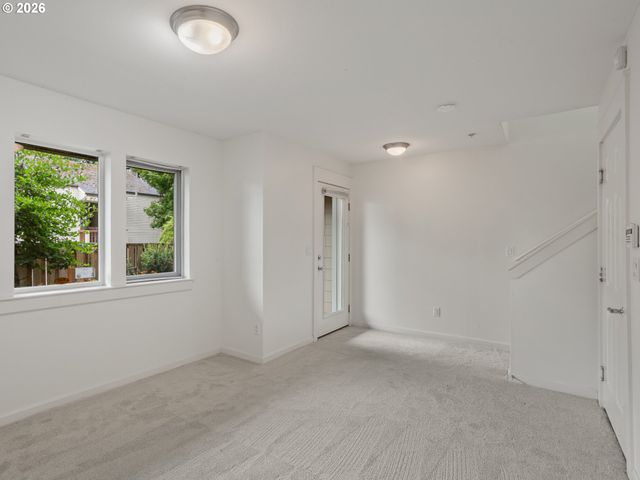 7909 Sw 31ST Ave 9, Portland, OR 97219