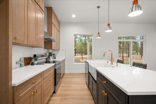 6559 Kate Dr, Nine Mile Falls, WA 99026