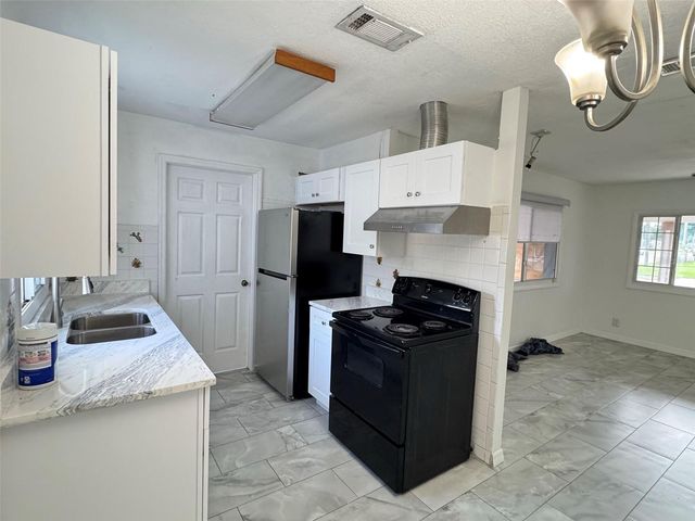9401 57TH STREET N, Pinellas Park, FL 33782