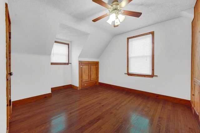 8212 W Taft Street, Merrillville, IN 46410