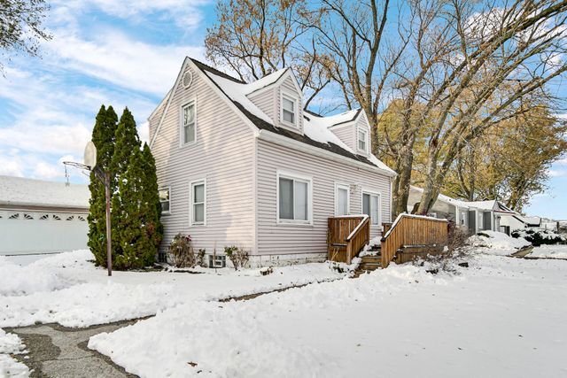 8212 W Taft Street, Merrillville, IN 46410