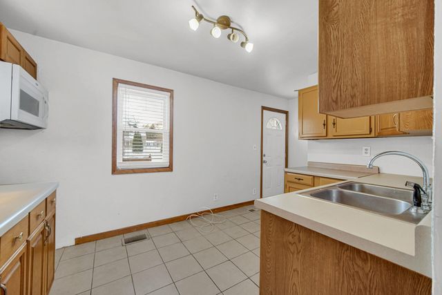 8212 W Taft Street, Merrillville, IN 46410