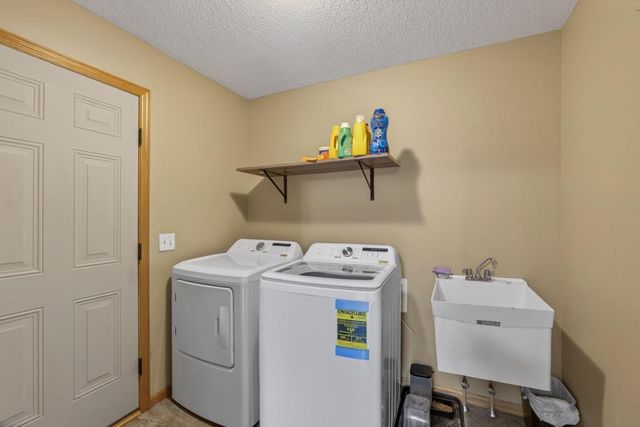 2823 Dunlap Lane SE, Rochester, MN 55904