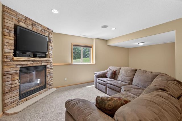 2823 Dunlap Lane SE, Rochester, MN 55904