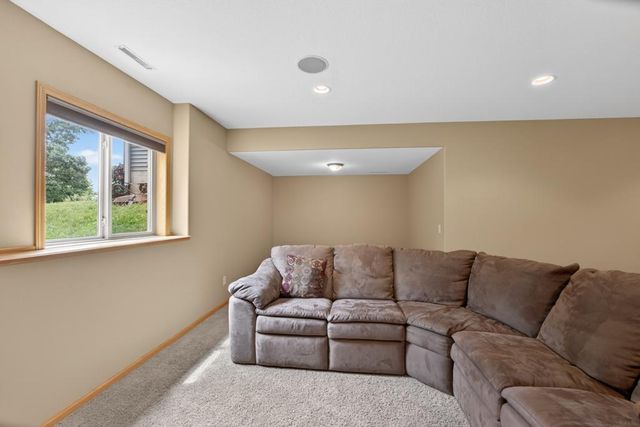 2823 Dunlap Lane SE, Rochester, MN 55904