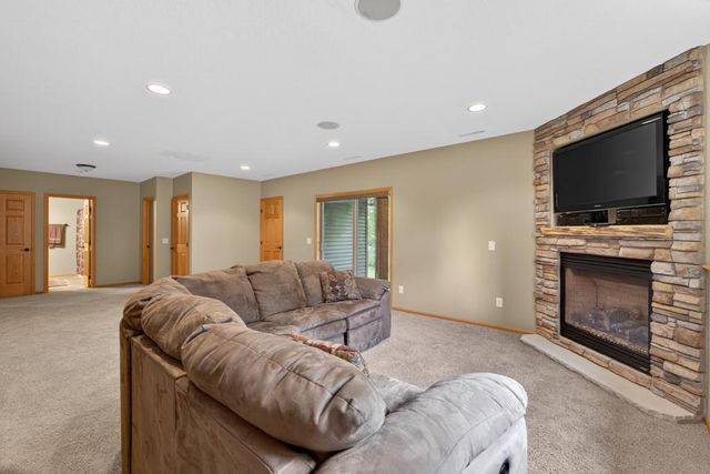 2823 Dunlap Lane SE, Rochester, MN 55904