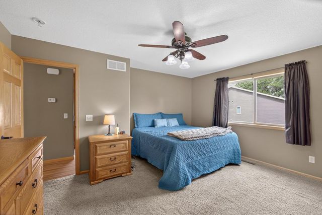 2823 Dunlap Lane SE, Rochester, MN 55904