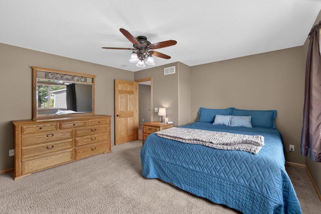 2823 Dunlap Lane SE, Rochester, MN 55904