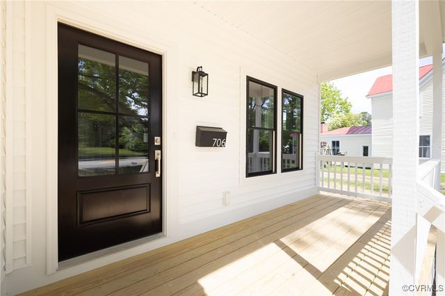 706 S Main St, Blackstone, VA 22824