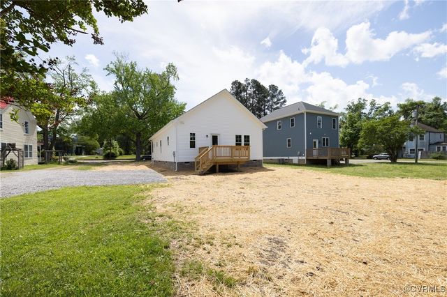 706 S Main St, Blackstone, VA 22824